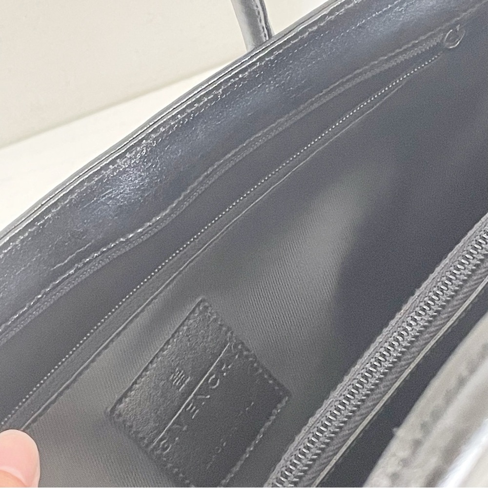 Givenchy black distressed finish leather vintage large tote bag - Picture 15 of 16